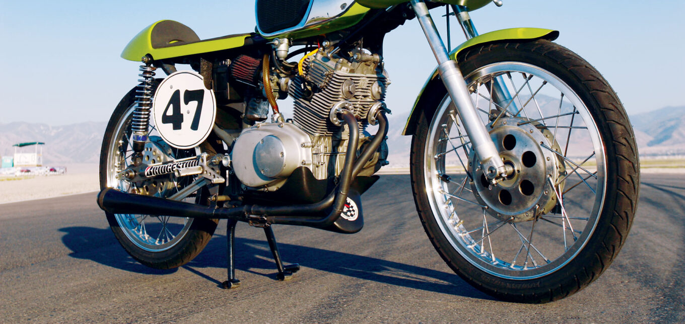 オートバイ・バイク vintage antique American Motorcycle Vintage Racing with the Honda CB160 - Motorcycle Classics